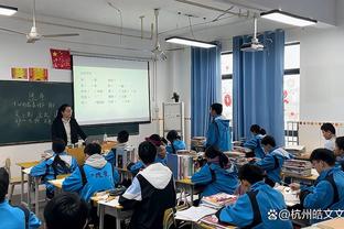 记者：3月8日上午11:00，将召开国足主帅伊万科维奇媒体见面会